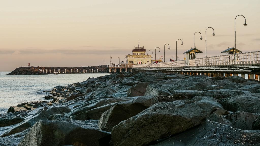 An Alternative St Kilda Pier by Alan Stevens