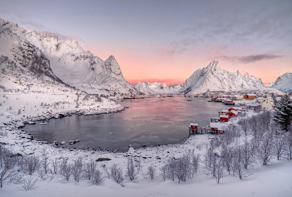 Sunrise in Reine by Peter Hammer